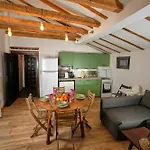 пе́трови Ferienhaus