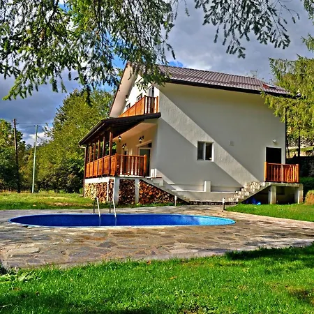пе́трови Сasa de vacaciones Ribaritsa