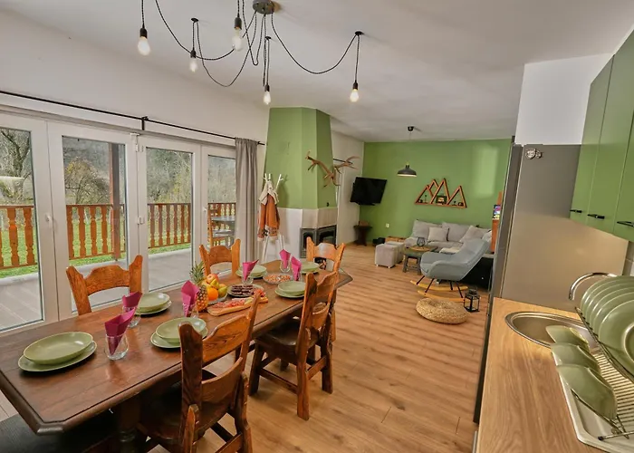 пе́трови 度假居