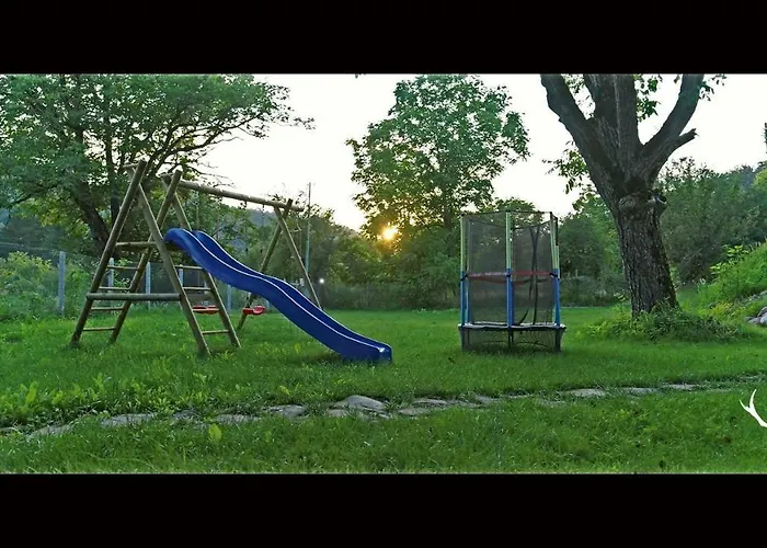 пе́трови 度假居 *