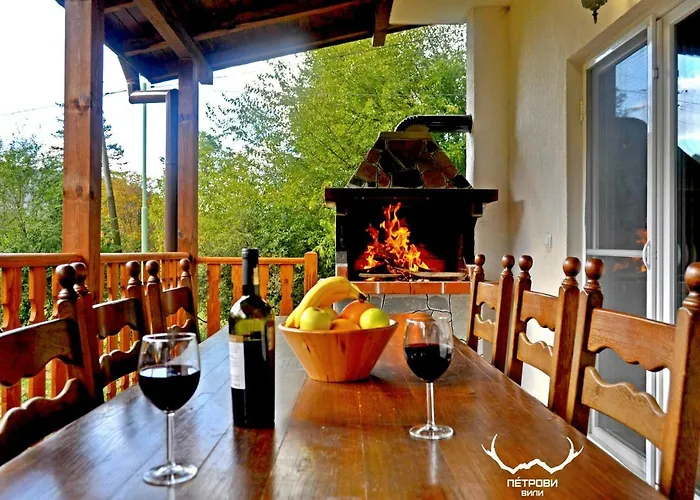 度假居 пе́трови *